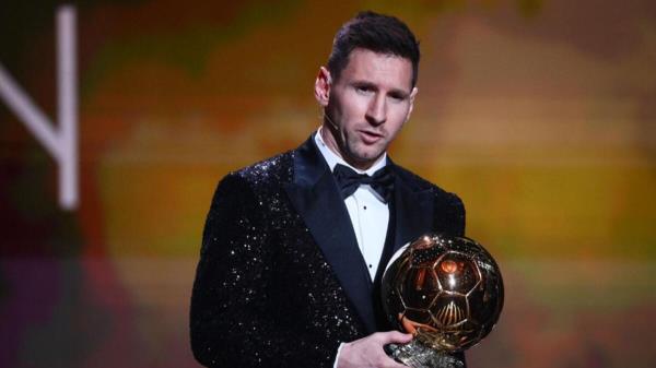 Paris Saint-Germain's Argentine forward Lio<em></em>nel Messi poses after being awarded the Ballon d'Or in Paris last year. —AFP