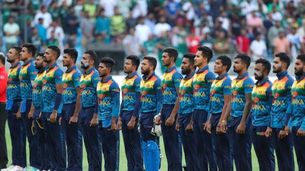 Sri Lanka's players sing their natio<em></em>nal anthem. — AFP